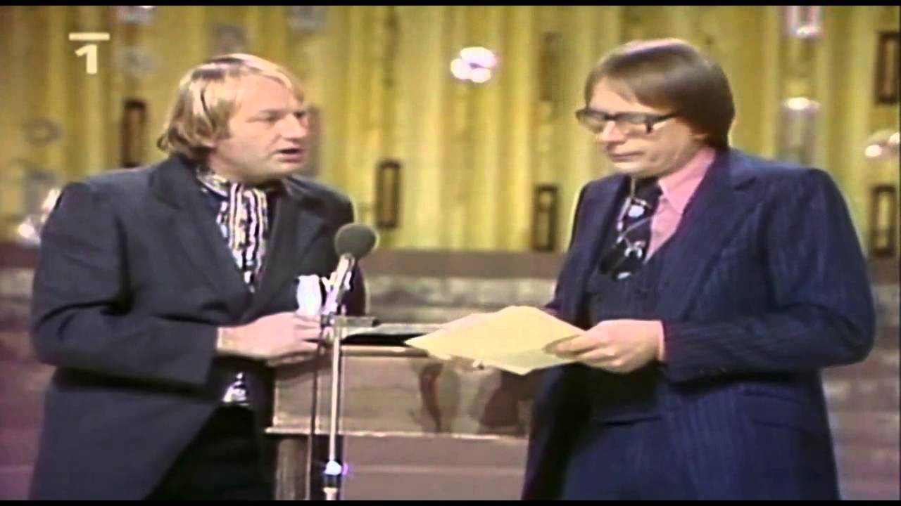 Miloslav &Scaron;imek a Luděk Sobota   V seznamovac&iacute; kancel&aacute;ři HD
