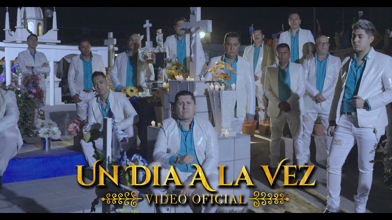 Un Dia A La Vez - Banda San Miguel (Video Oficial)