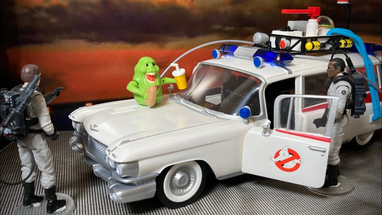 Ghostbusters Ecto-1 1984 Clean version from the Plasma Series 1/18 Scale AMAZING