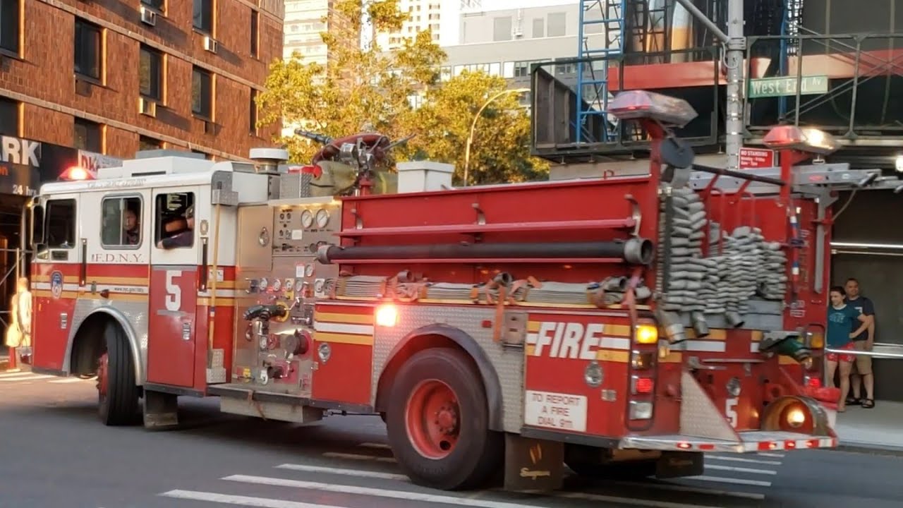 FDNY Engine 5 Responding During Manhattans Major Blackout On Amsterdam Ave, Upper West Side