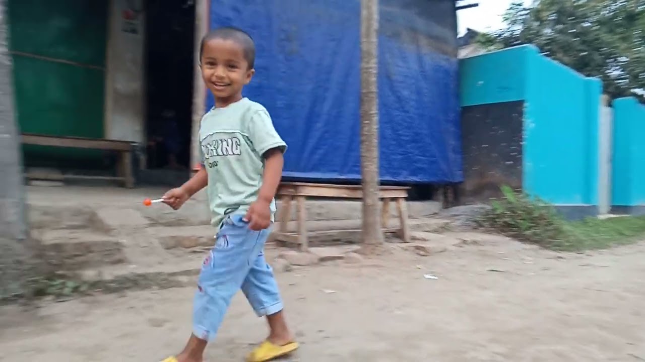 বাবুর দোকানের মোড়