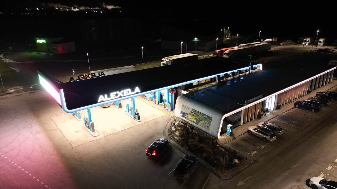 Tikupoiss Tallinn  Tartu mnt.  2026 #estonia #drone #travel