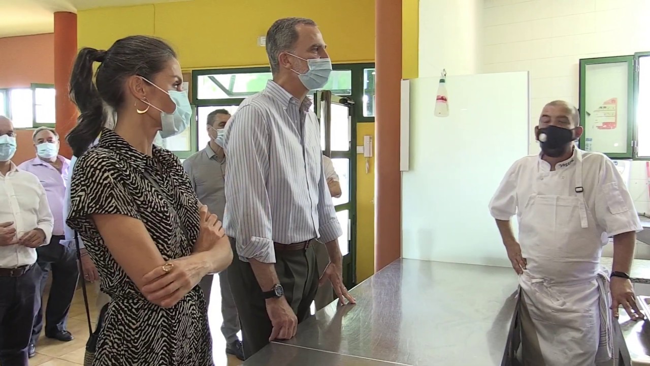 Sus Majestades los Reyes visitan ASPADEC, en Cuenca.