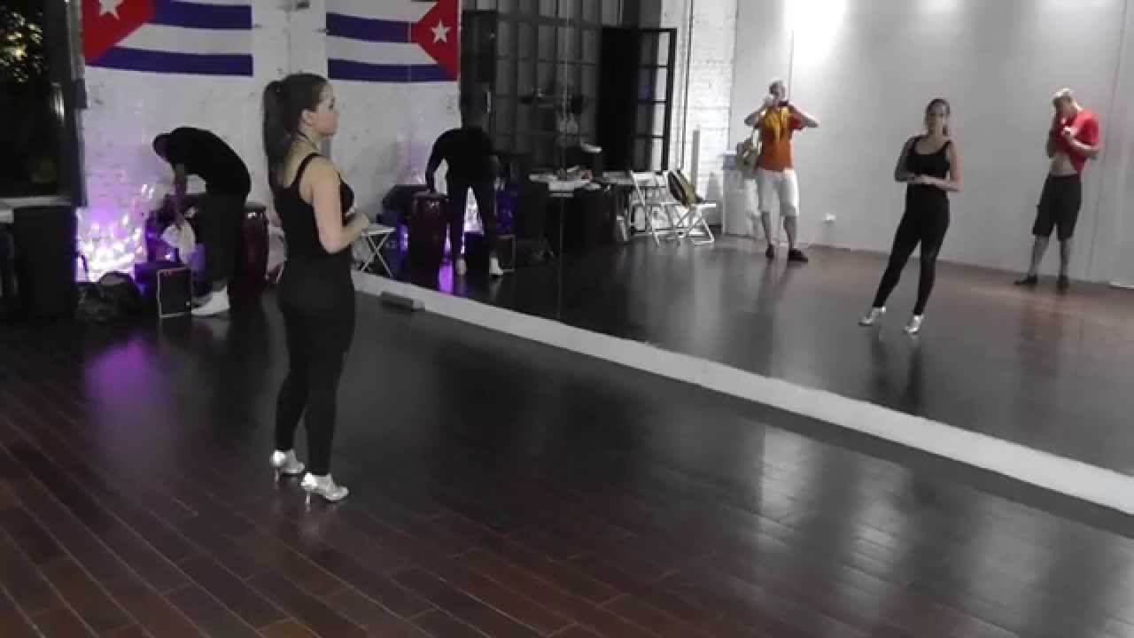 Salsa Class 07.06.15 at D'AKOKAN Dance School - Yoandy