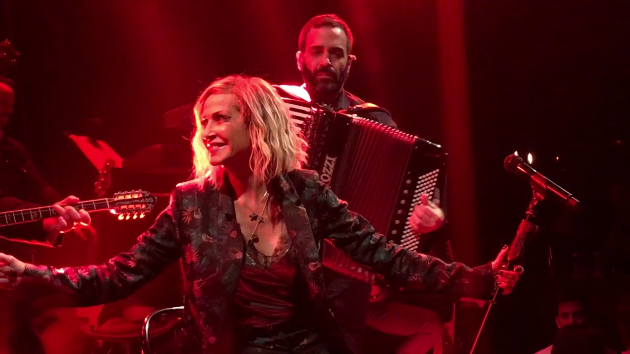 Στα χρόνια της υπομονής | Άννα Βίσση - Anna Vissi | Sta Hronia Tis Ipomonis (Live Hotel Ermou 2017)