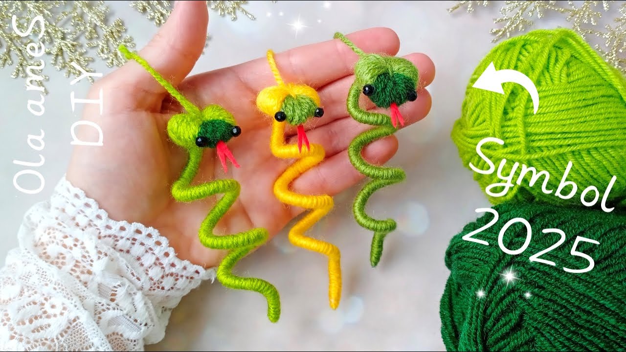 Symbol 2025 ⭐🎄 Super Easy Cute Snake Making Idea with Yarn- You will Love It-   Christmas Tree Craft