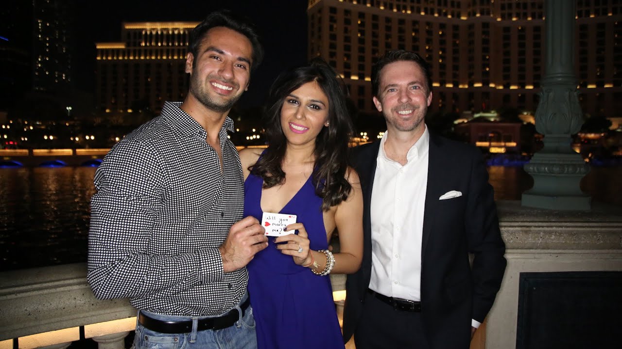 Surprise engagement at the Bellagio Fountains | Magic of Devereaux