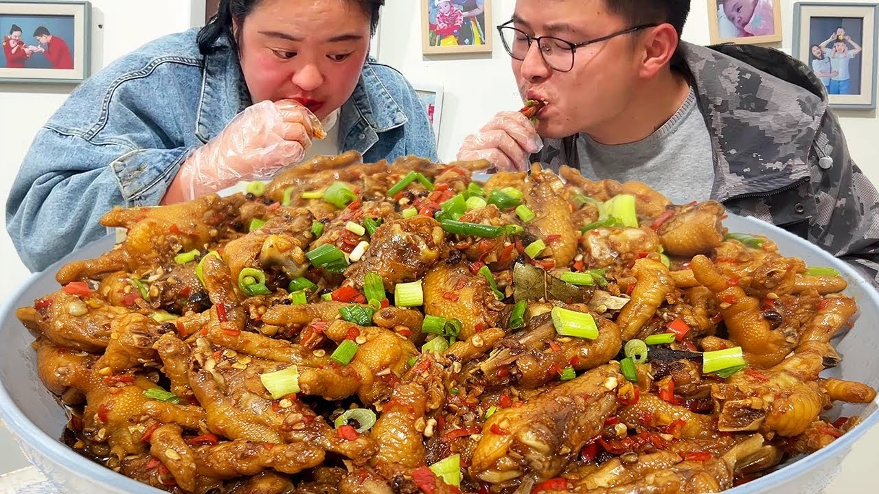 揭秘！丹丹秘制小米辣鸡爪，麻辣入味，一口一个，根本停不下来！【胖手手丹丹】