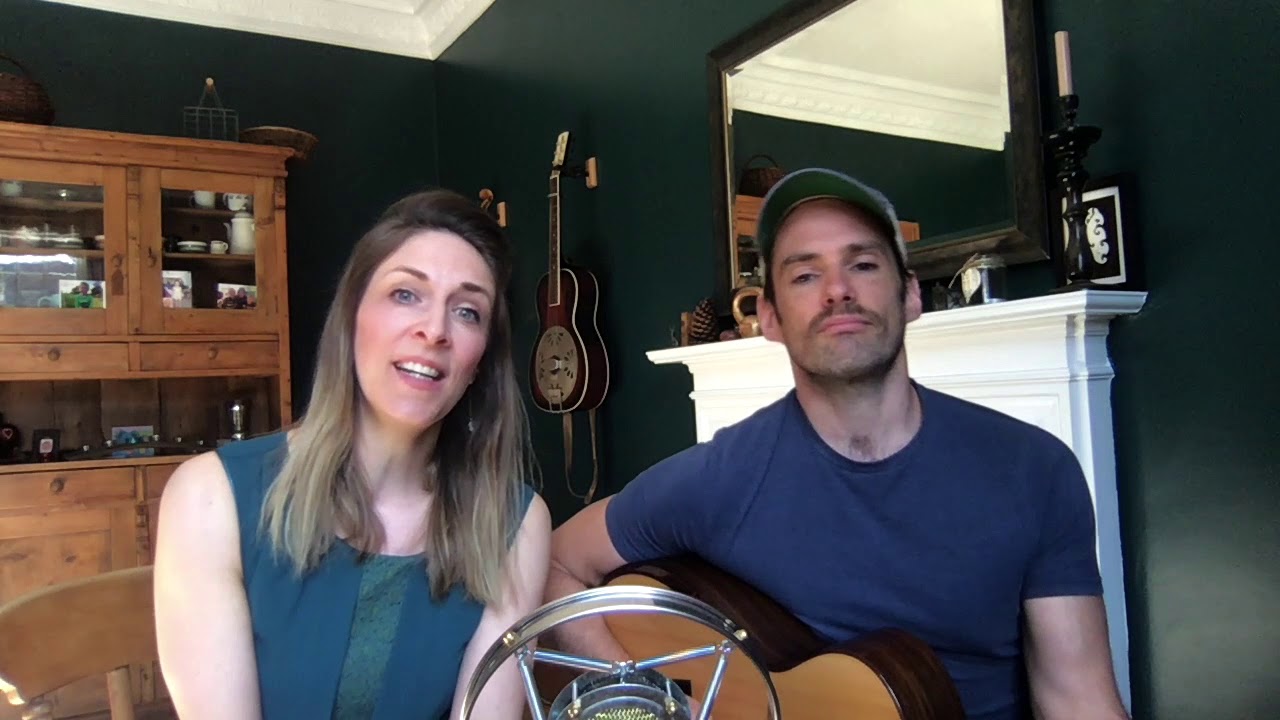 Emily Smith & Jamie McClennan - Yellow's on the Broom