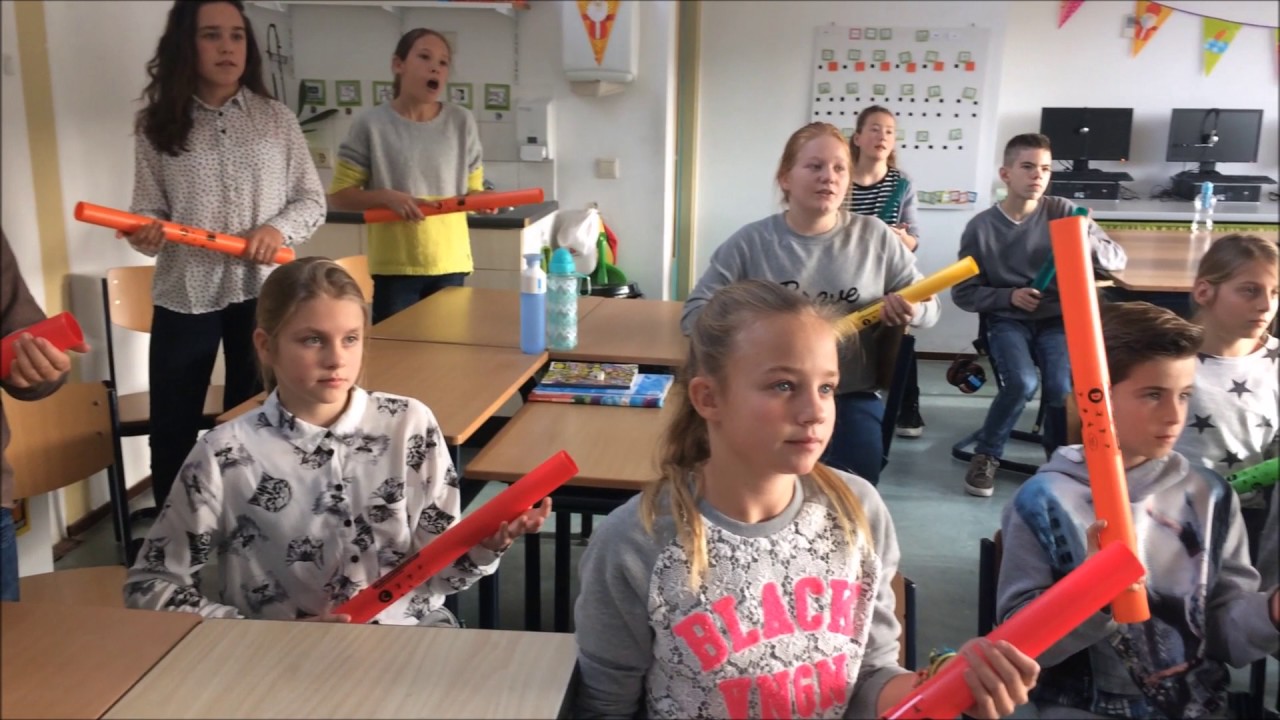 Muziekles met boomwhackers
