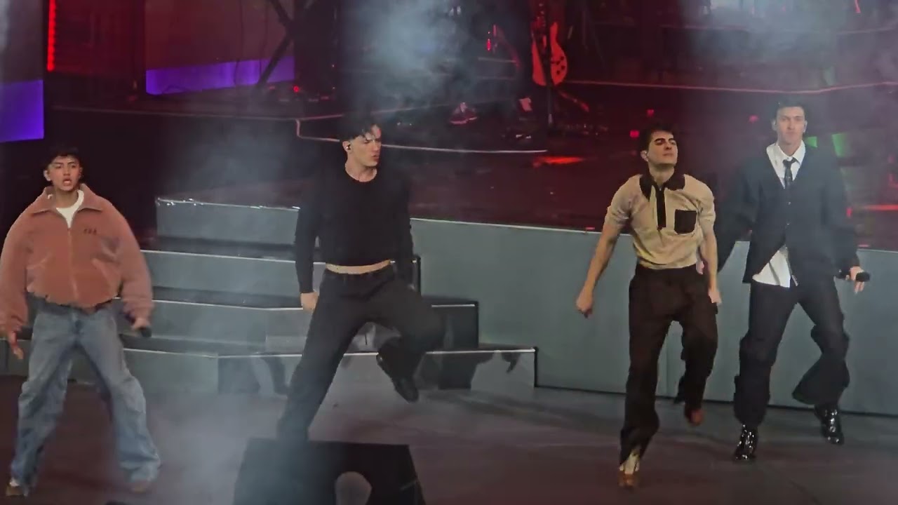 Santos Bravos Concert Debut - Bad Desire/Everybody Auditorio Nacional 2025
