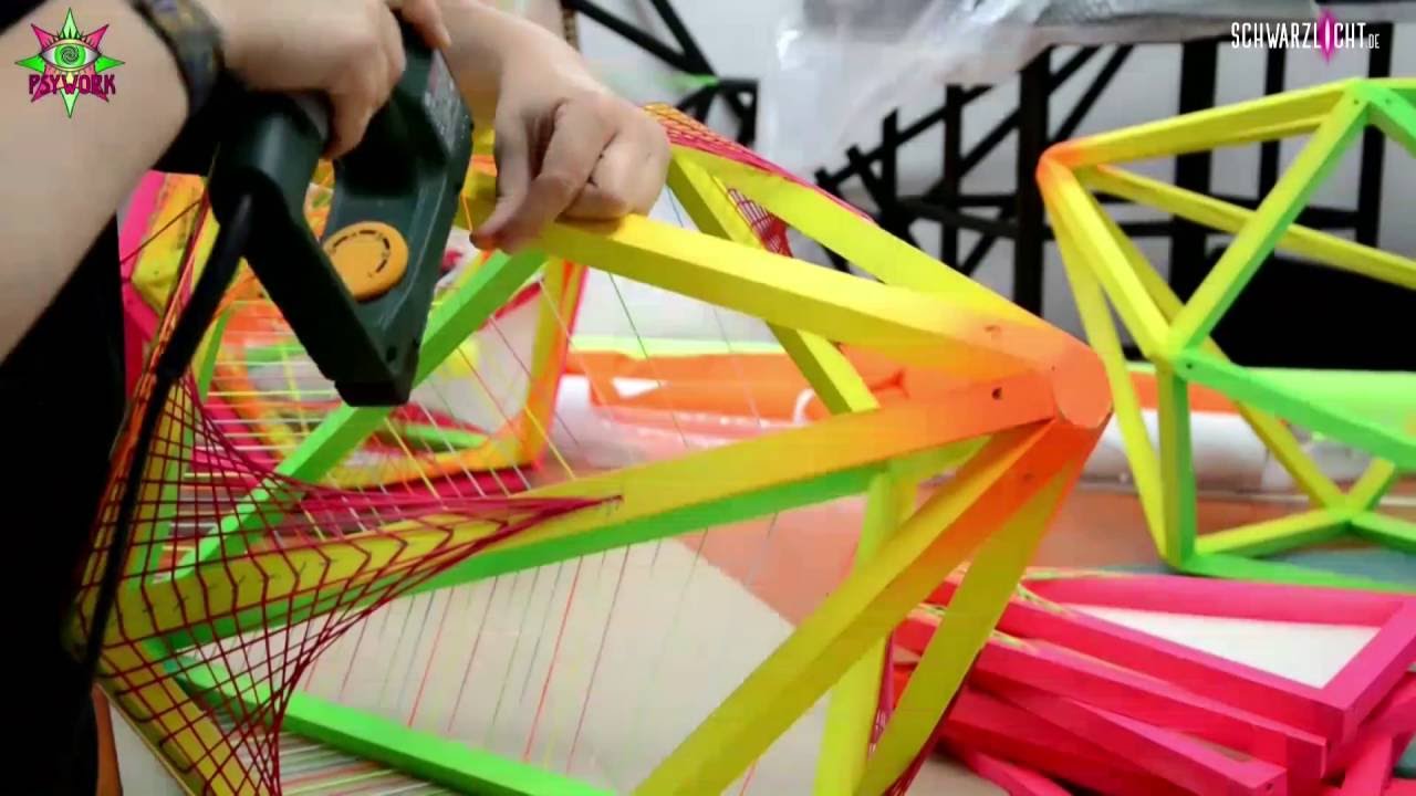 DIY Making Of Schwarzlicht Stringart Yarn Art Deko  Neon Flower von schwarzlicht.de