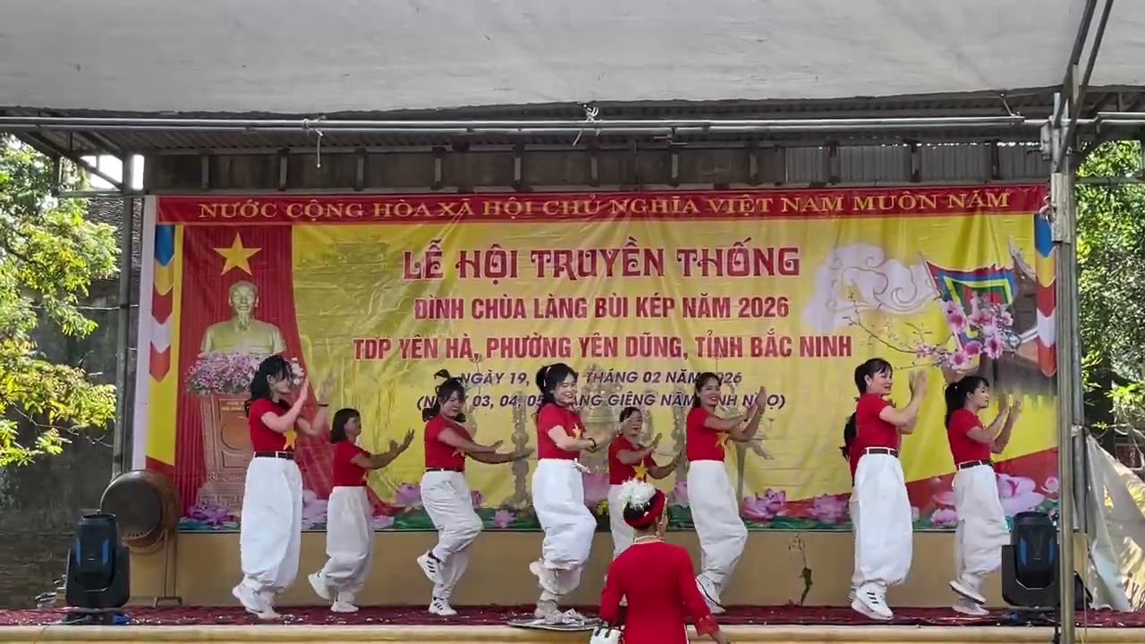 Xuân về trên rừng núi 