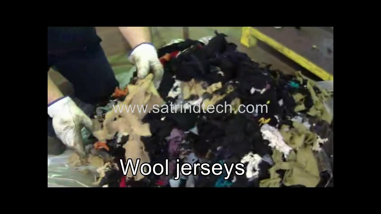 Textiles shredding (denim, wool jersey and coats) by 2 shafts shredder F 1015 | SatrindTech Srl