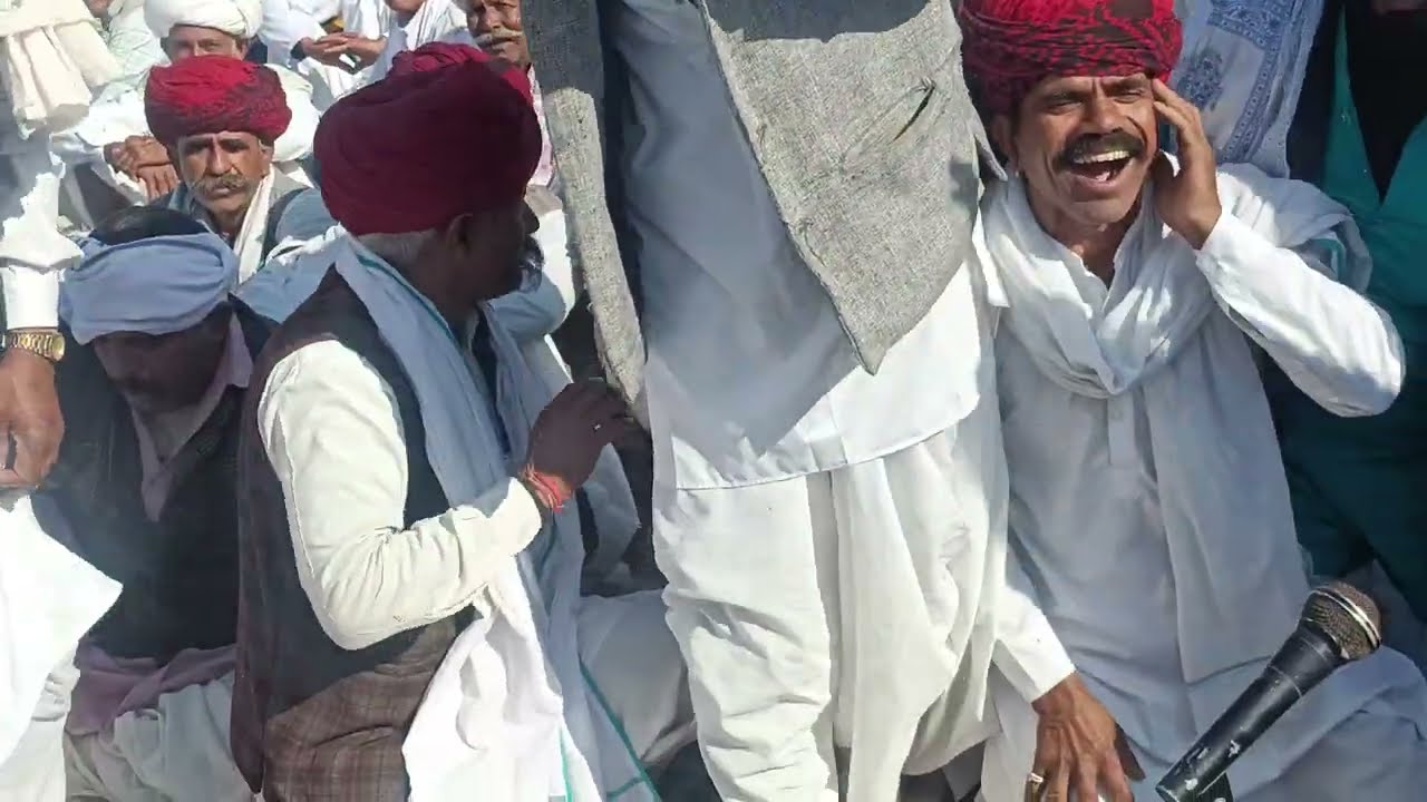 माना बाई माता साडू वारता गाते हुए हनुमान चुराडा