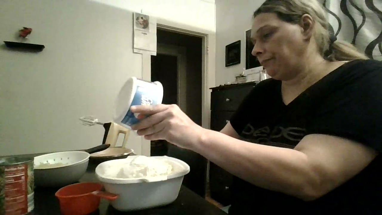 how to make a pineapple pie.