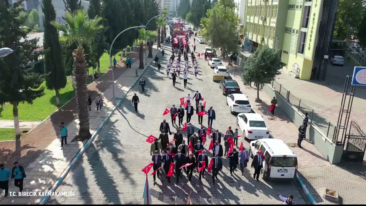 Birecik İlçemizde Cumhuriyetimizin 98. Yıldönümü Coşkuyla Kutlandı.