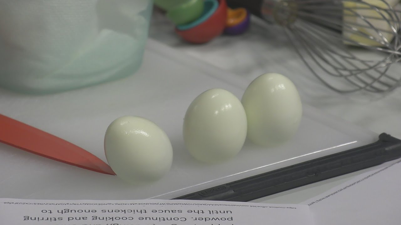 По-настоящему вкусно: Яйца по-золотисто-желтому с горошком в сливочном соусе на тосте. Часть 1.