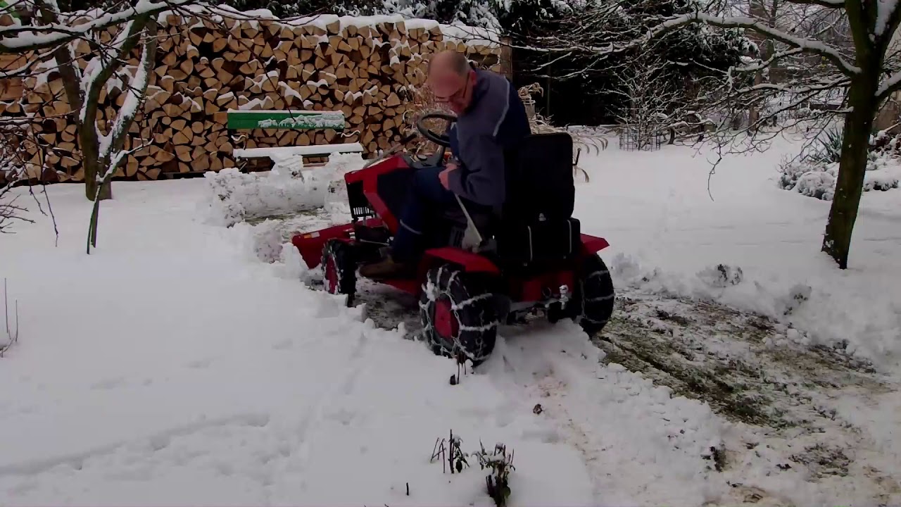 Úklid sněhu strojem Panter FD-5 a radlicí