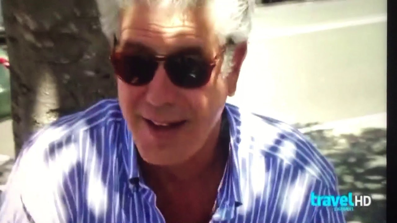 Anthony Bourdain at Harry’s Cafe de Wheels