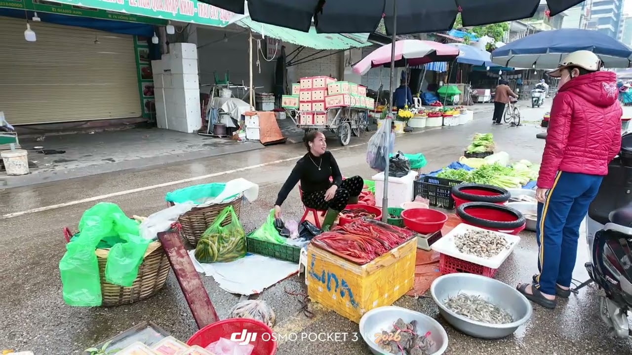 빈(응에안)시장 과일과 마늘장아찌