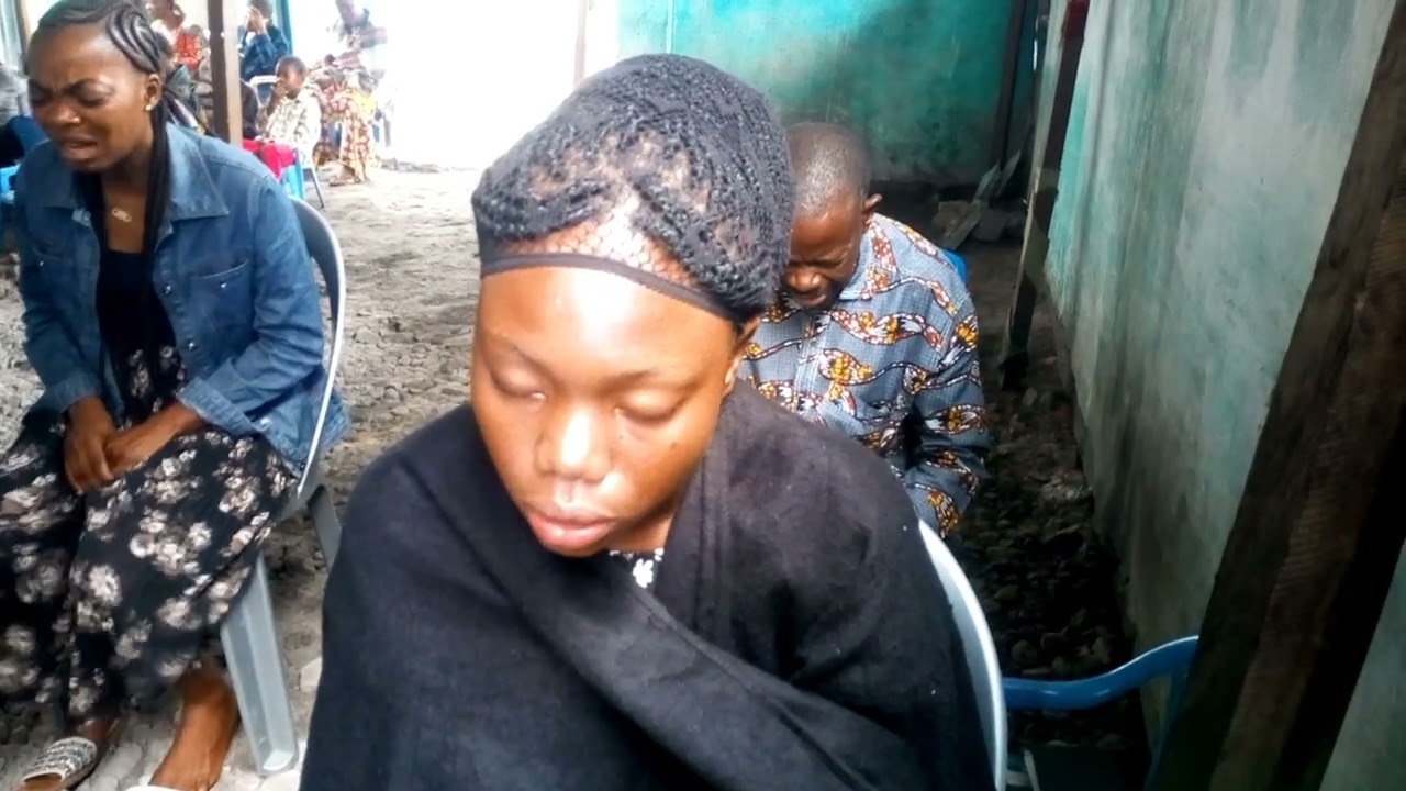 LE PROPHÈTE RODRIGUE KASONGO EN PRIÈRE POUR VOUS À LA CEEV//KISENSO 