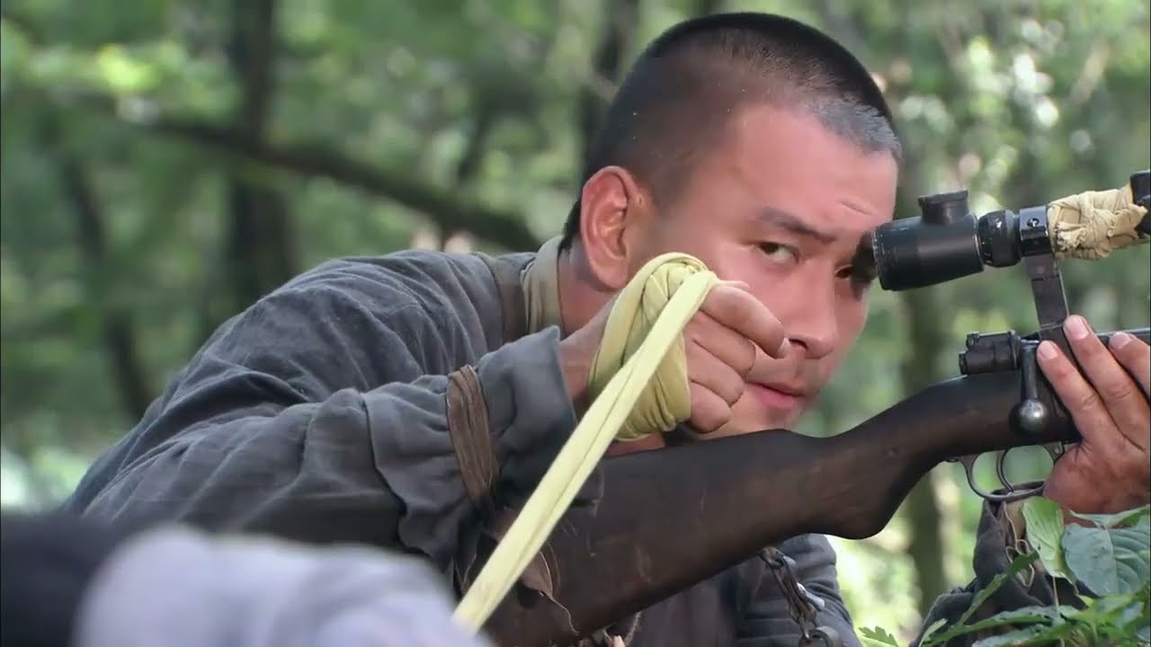 Гора полна снайперов, и парень использует свою исключительную меткость, чтобы убивать одного за друг