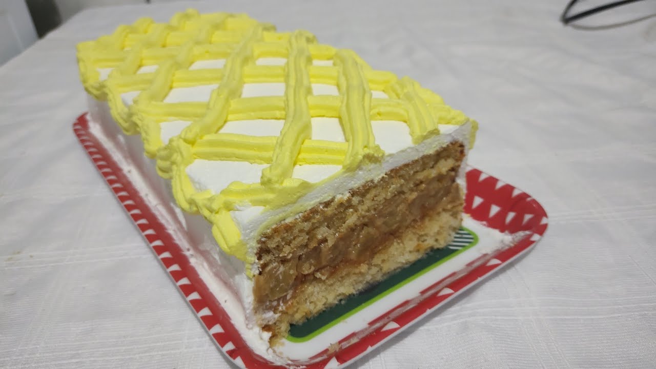 Bolo recheado de abacaxi com doce de leite 