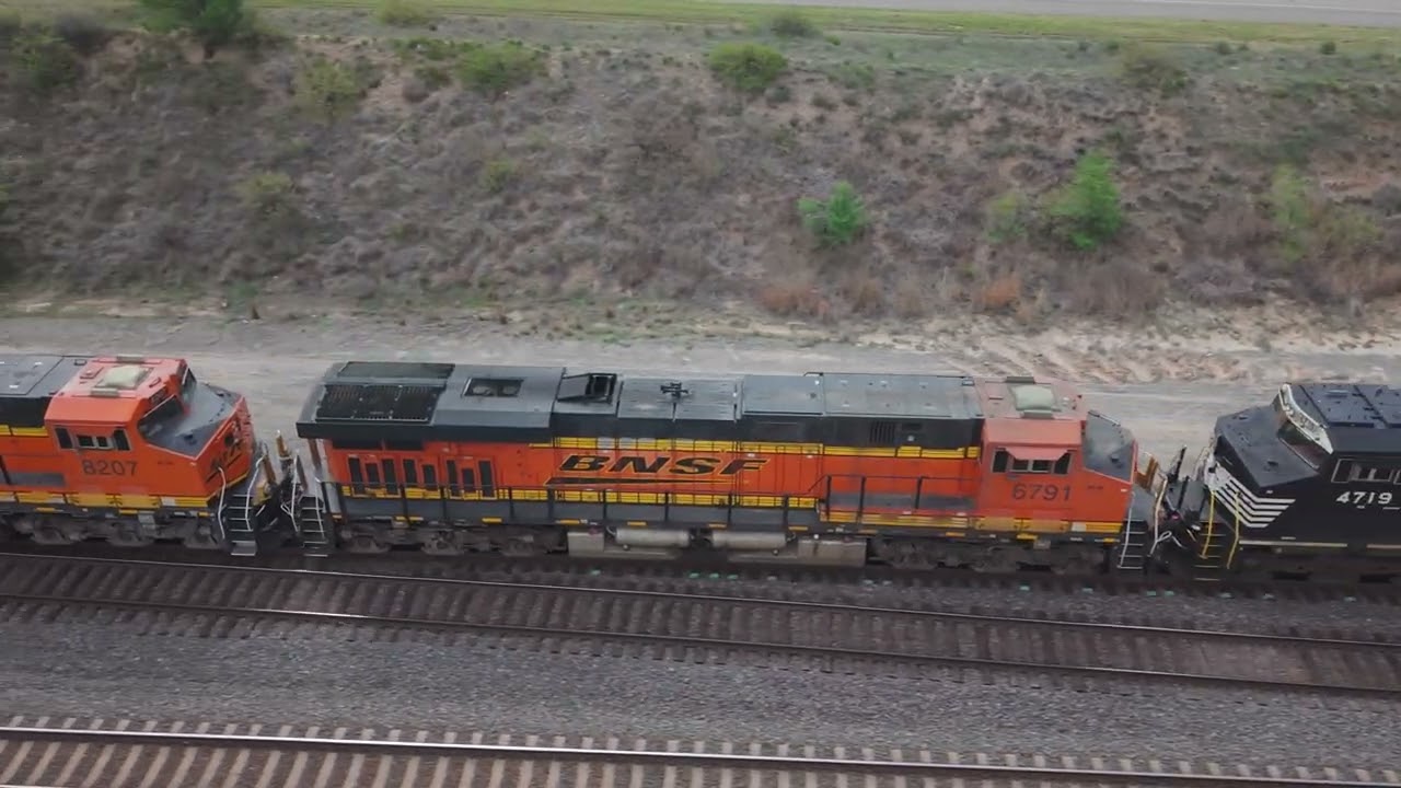 BNSF 6716 – GE ES44C4