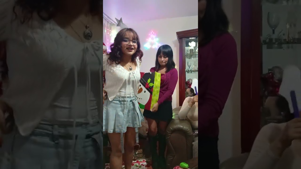 Intercambio de regalos 🎄 🎁 con las chicas más bonitas 😍👑💕 y maravillosas 🌺🩷 reunión navideña 🎄🎆🎉🎁🎇🎉