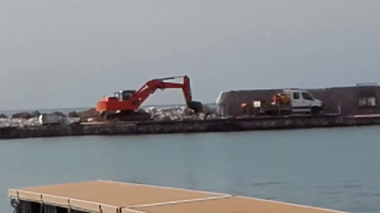 LAVORI PORTO SCARIO 21APR