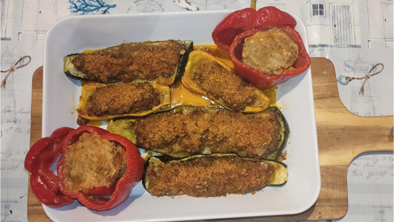 Courgettes et poivrons farcis.