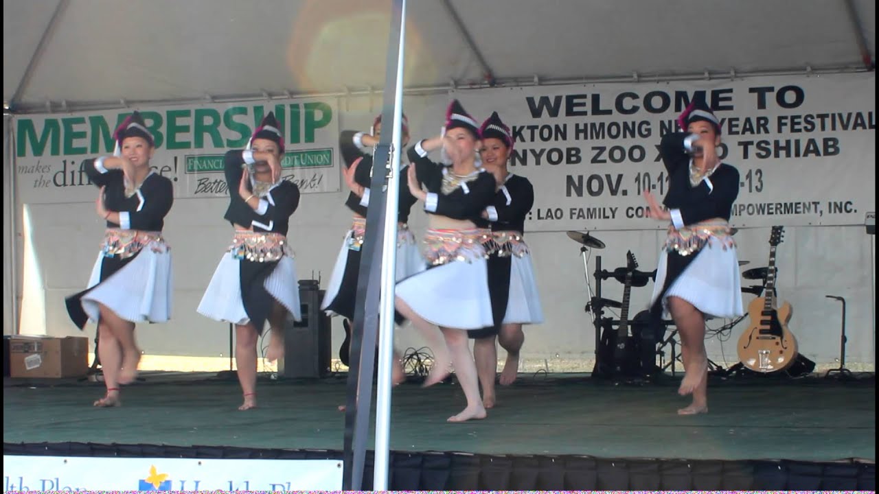Nkauj Huab Dawb - Stockton Hmong New Year Competition - Group 4 - Round 1