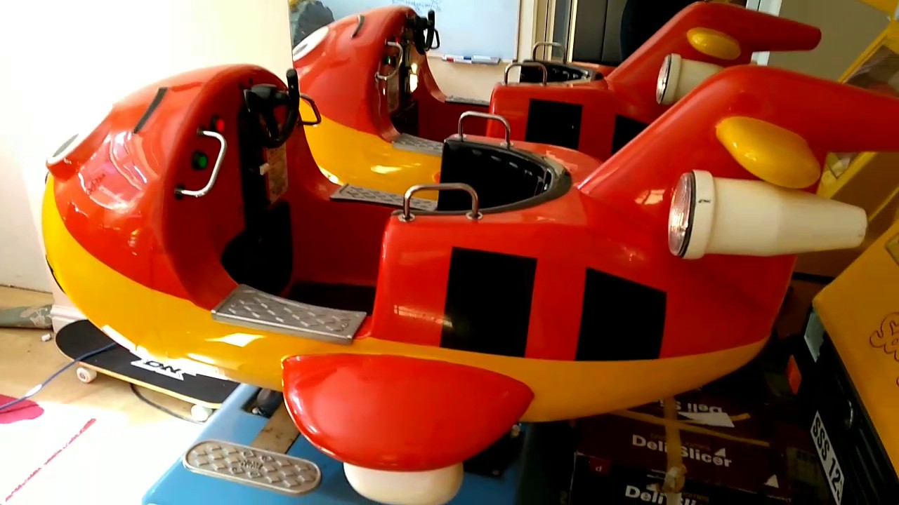 Jimbo and the Jetset Kiddie Coin Operated Aeroplane Ride - Filmed 3 times