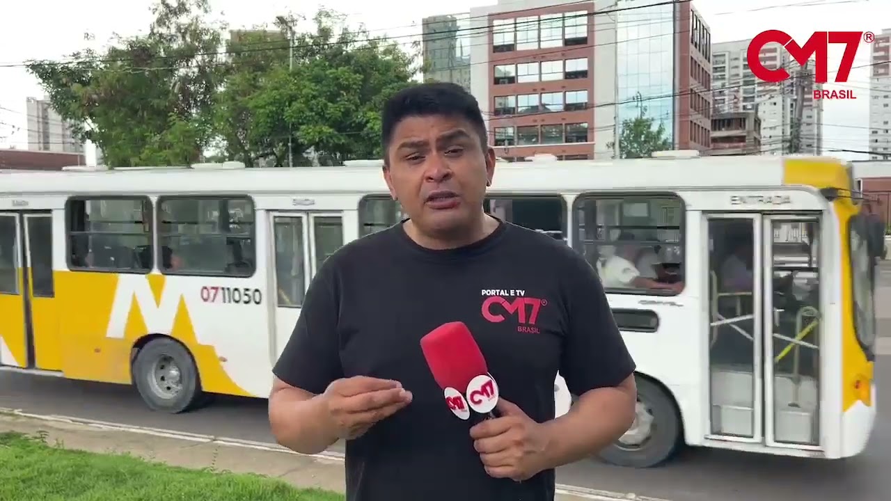 Família m0rre após caminhonete perder controle e atingir ponto de ônibus em Presidente Figueiredo