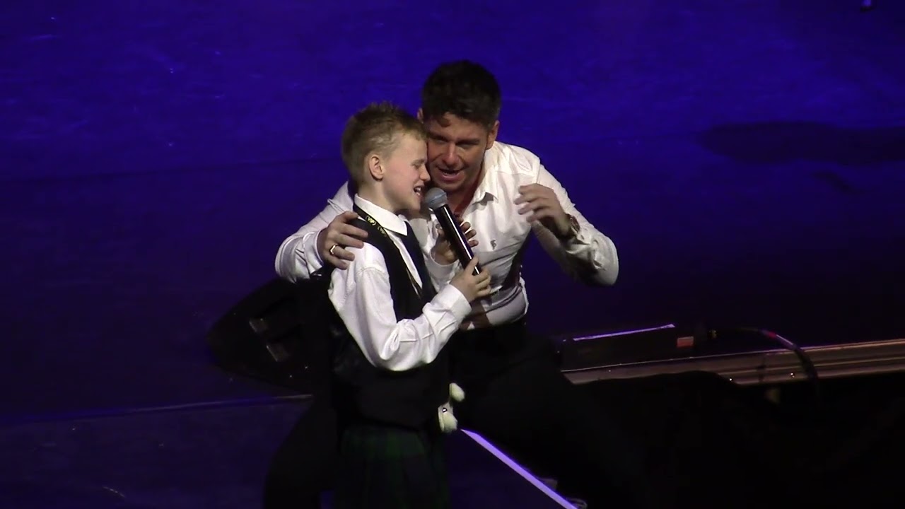 FRANKIE MACK-SWINGING CHRISTMAS-MY WAY BY ALFIE.