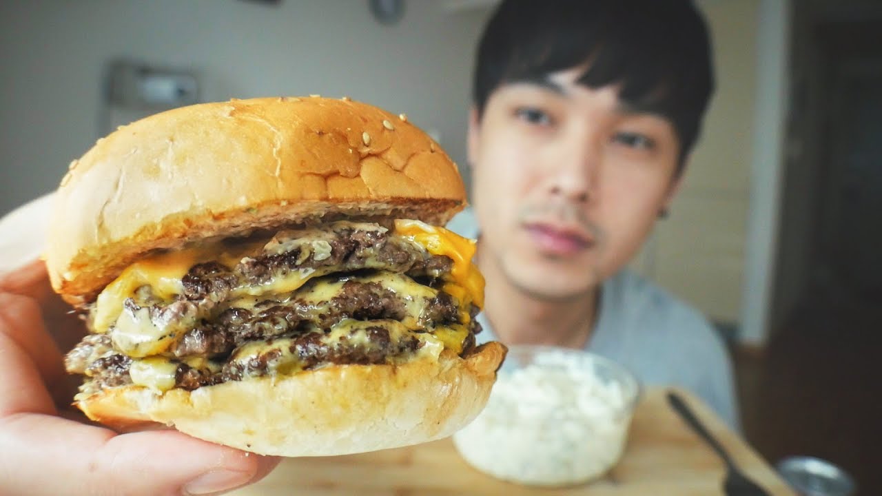 Triple Cheeseburger - MUKBANG