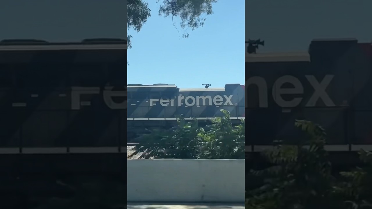[Shorts] FXE 4015 in New Paint as a DPU on a Manifest