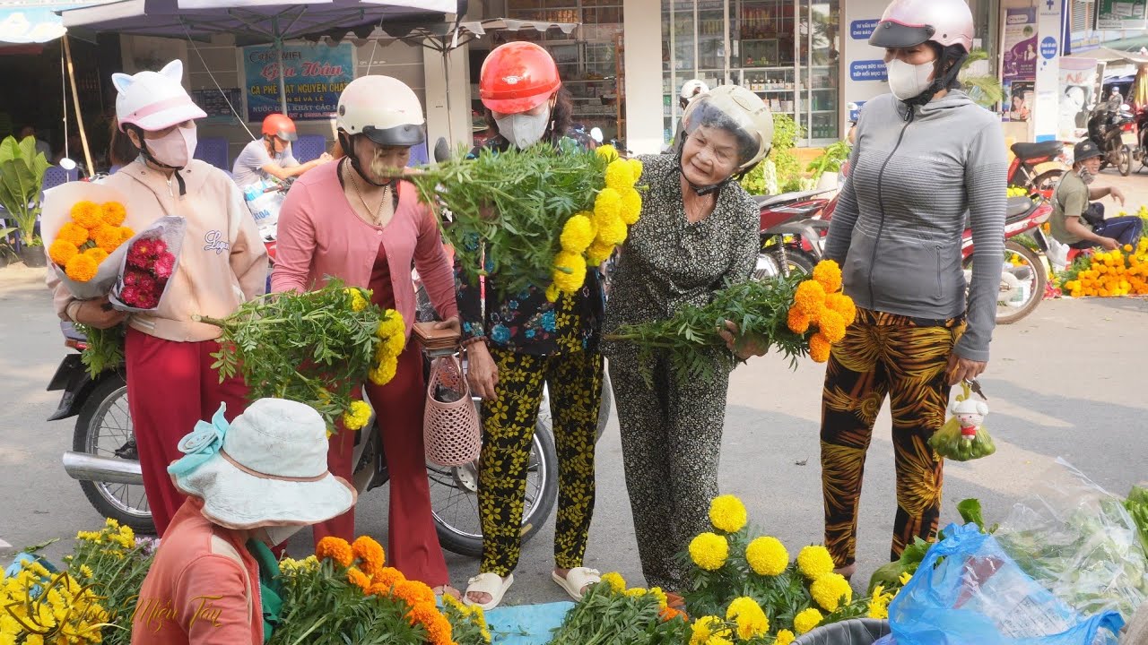 CHỢ TẾT MIỀN T&Acirc;Y 2024 Chợ Lai Vung Đồng Th&aacute;p Đ&ocirc;ng K&iacute;n Người Ng&agrave;y Đưa &Ocirc;ng T&aacute;o &bull; To&agrave;n Miền T&acirc;y  447