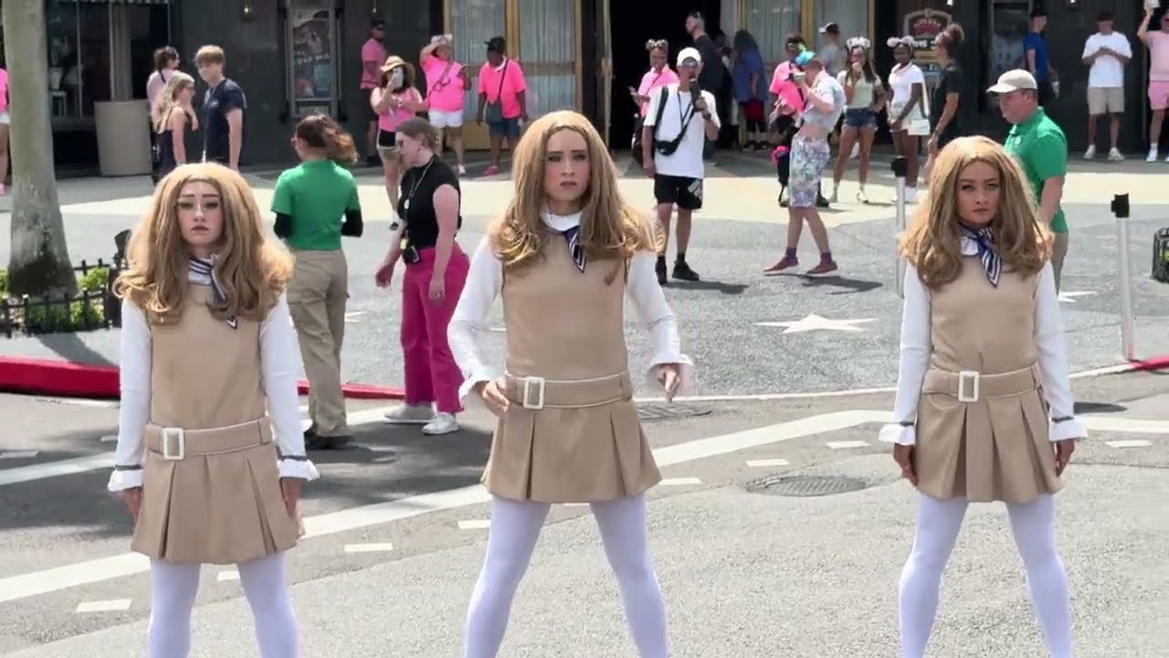 The M3GANS invade Universal Studios Florida