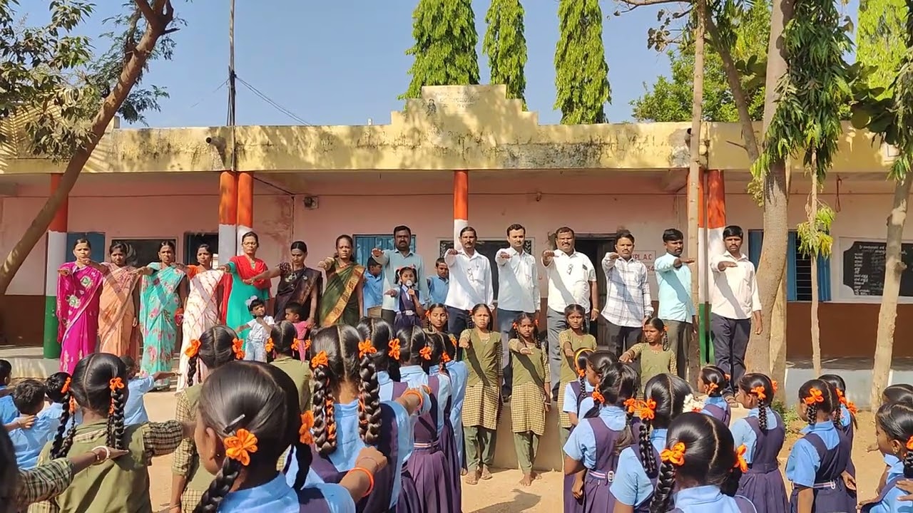 3 ನೇ ತರಗತಿಯ ವಿದ್ಯಾರ್ಥಿನಿ ಸಂವಿಧಾನ ಪೀಠಿಕೆ ಹೇಳುತ್ತಿರುವುದು ಸ.ಹಿ. ಪ್ರಾ. ಶಾಲೆ ಕರ್ಕಿಹಳ್ಳಿ ತಾ/ ಜಿ. ಕೊಪ್ಪಳ