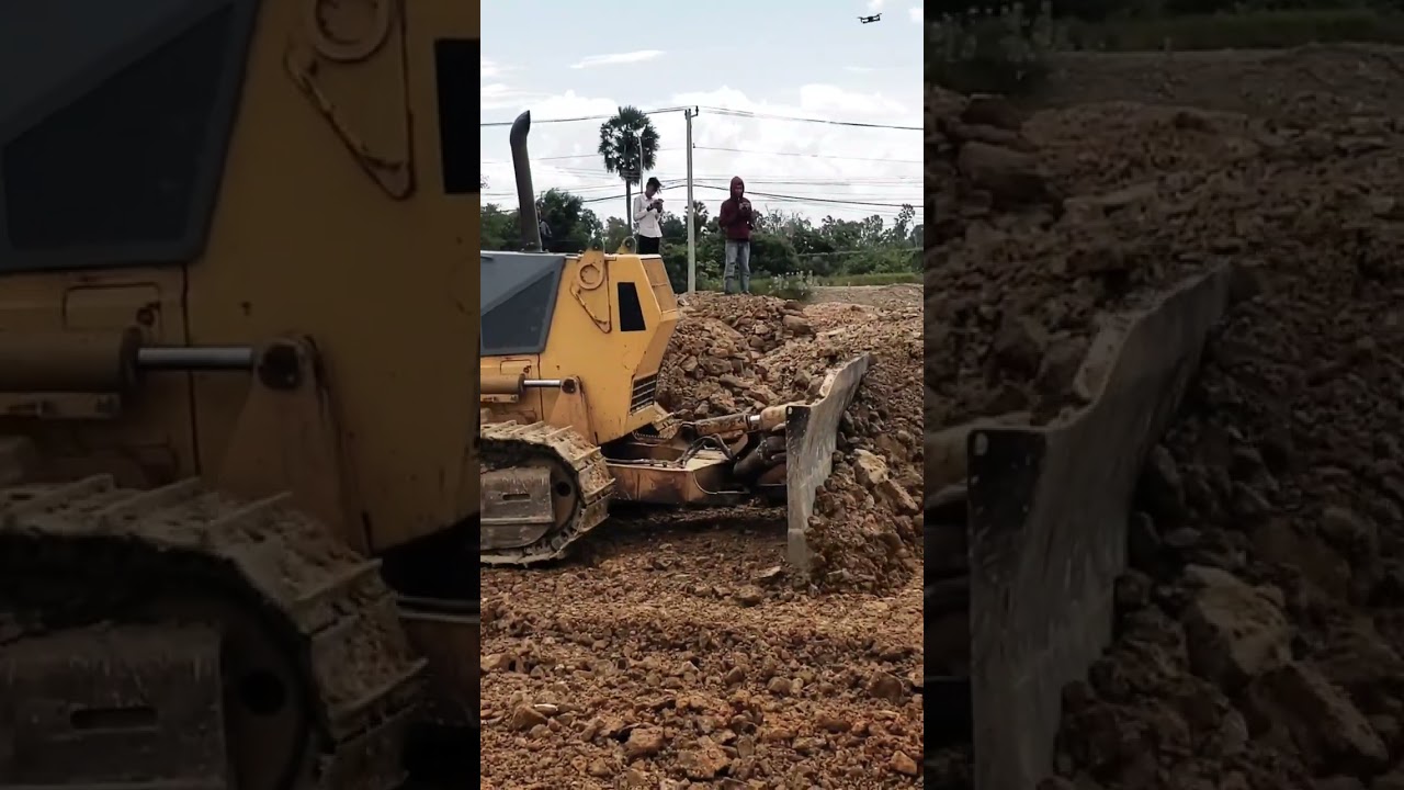 Epi77 - Amazing Strong Bulldozer Working to Push Soil