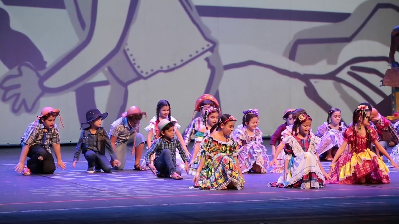 A Magia do São João 2018 - 2º Ano - Tarde (Profª Márcia e Edna) - Xaxado