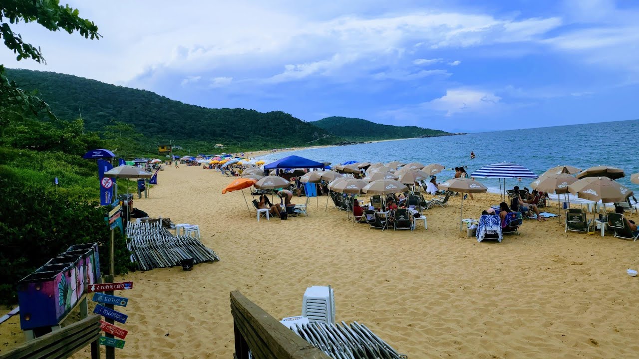 Praia do Estaleiro ( Praia  Agreste) Balneário Camboriú SC