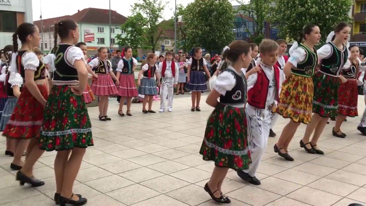 Vranov nad Topľou: Májová oslava - DFS Ďatelinka