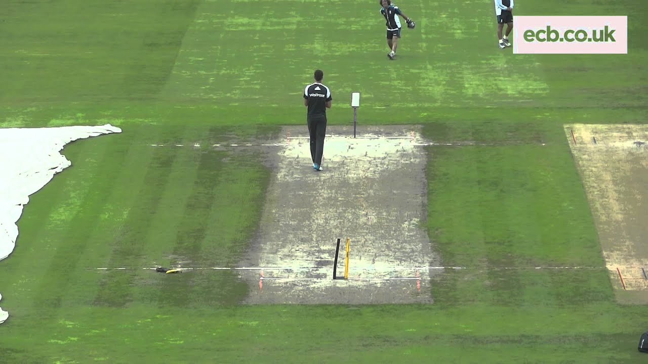 Steven Finn Bowling in Training at Emirates Old Trafford