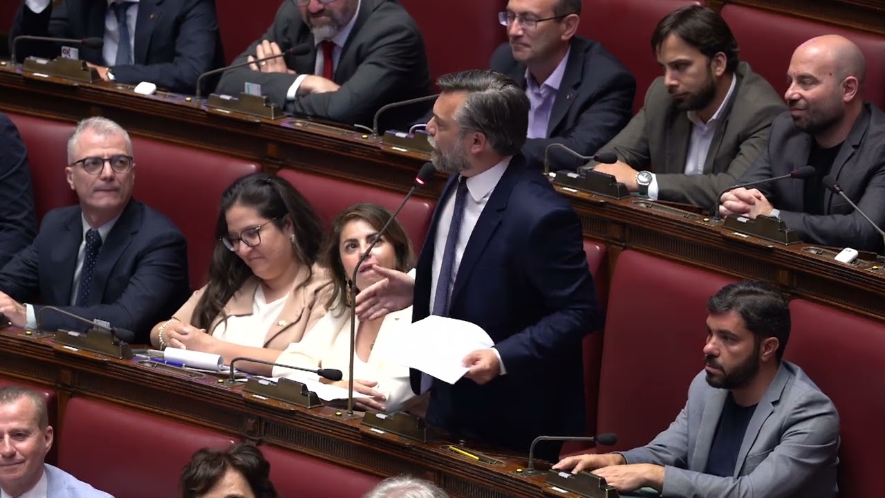 Ricciardi a Meloni: “Non vi importa delle guerre perché tanto a morire ci mandate il popolo!”