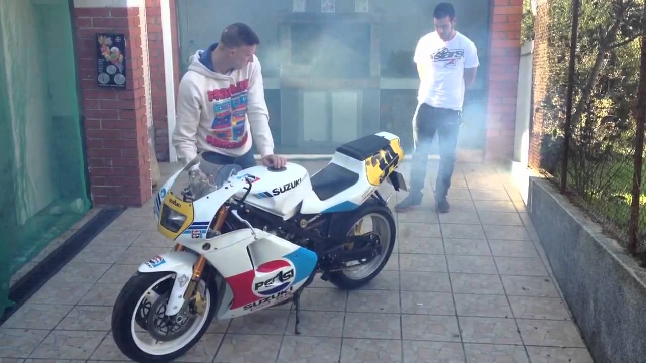 Suzuki RG500 Schwantz replica by Kikako (II)