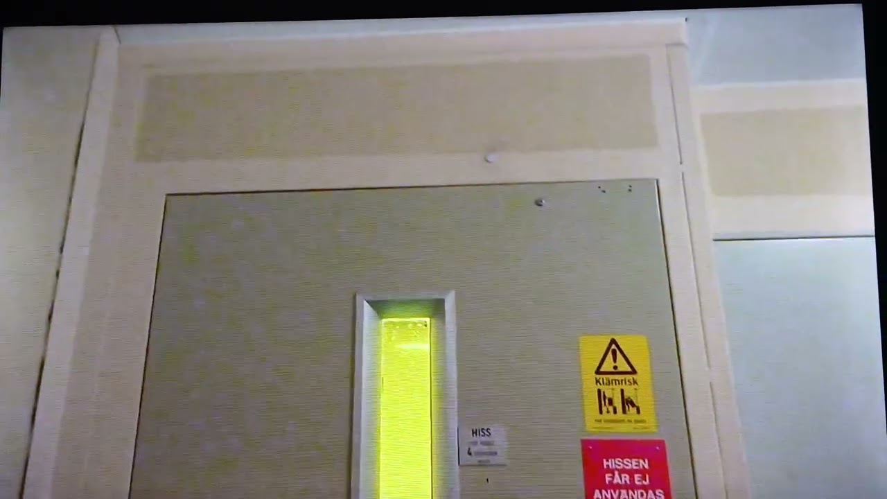 1989 Kalea Roped Hydraulic Elevator In Asbacksgatan 28A,Söderhamn,Sweden 