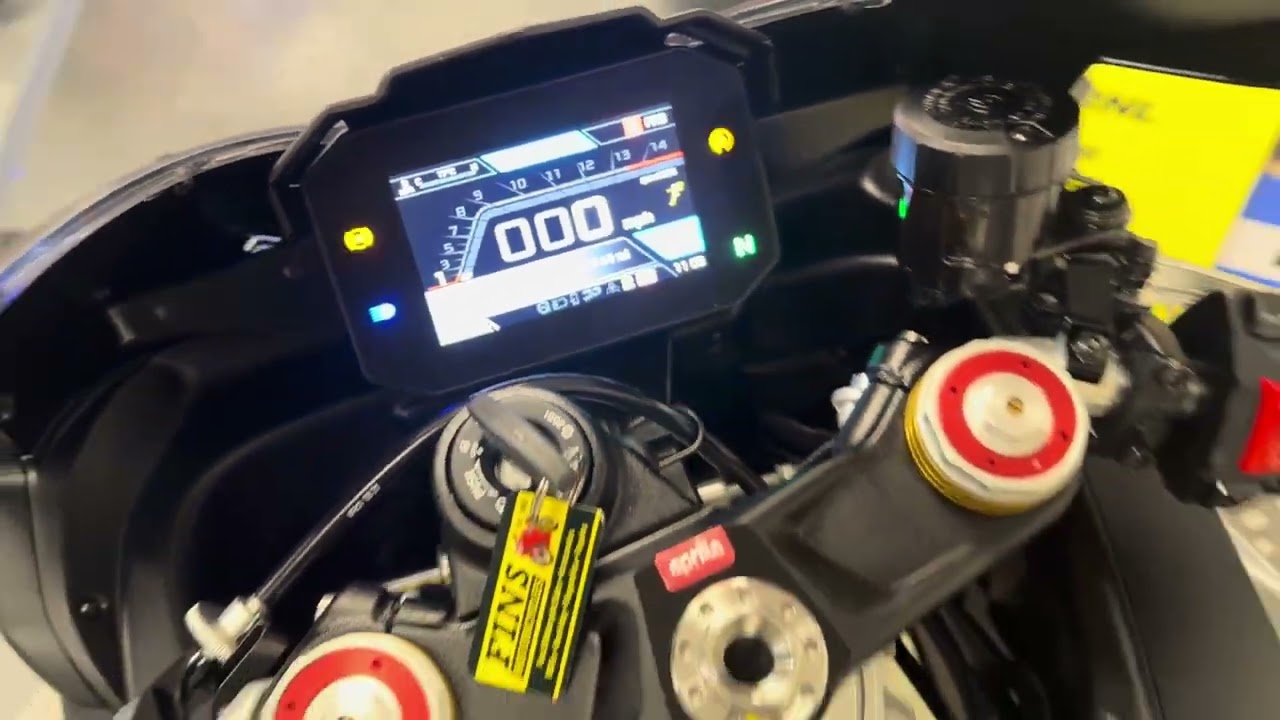 2022 Aprilia RSV4 1100 